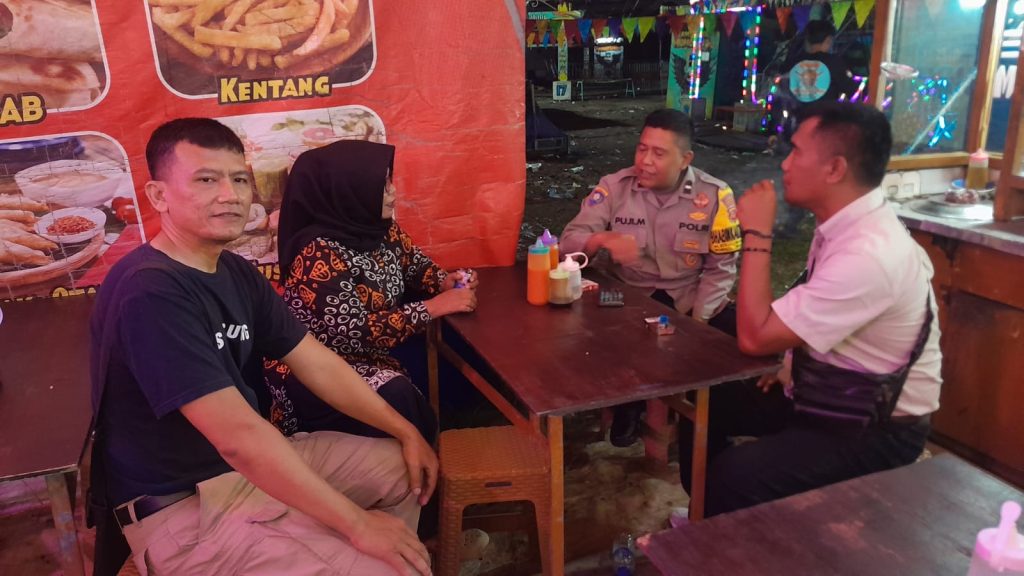 Patroli dialogis, Polsek Baros datangi Pasar malam