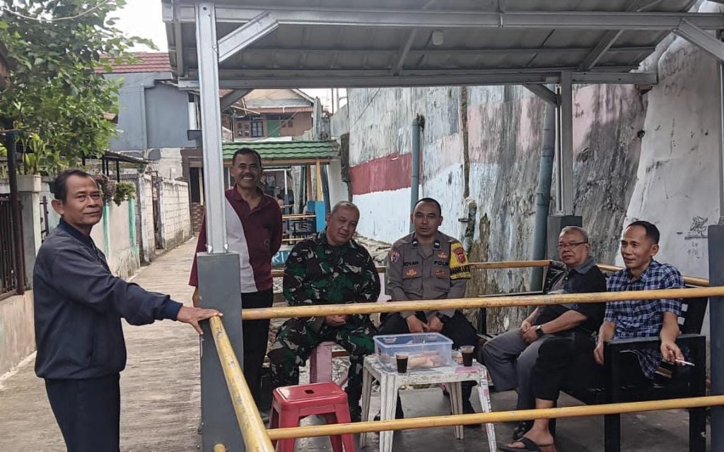 Bhabinkamtibmas Polsek Cikole dan Babinsa Laksanakan Giat Sambang Warga