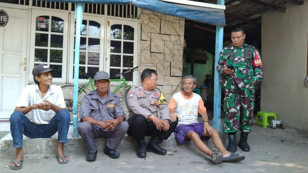 Bangun cooling system, Bhabinkamtibmas Pulasaren Polsek Seltim Polres Cirebon Kota lewat sambang