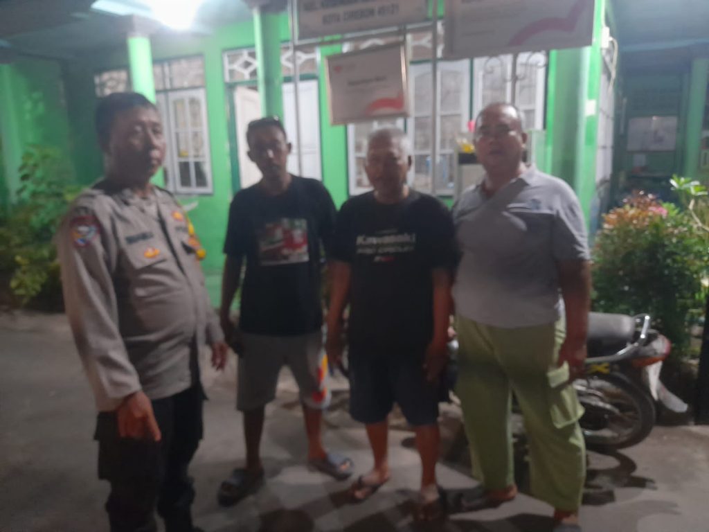 Jalin sinergi Bhabinkamtibmas Kesenden Polsek Utbar Polres Cirebon kota Ciptakan cooling system