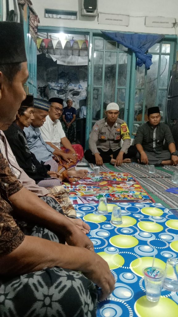 Pererat silaturahmi, Bhabinkamtibmas Kedawung Polsek Kedawung Polres Cirebon Kota, hadiri pengajian