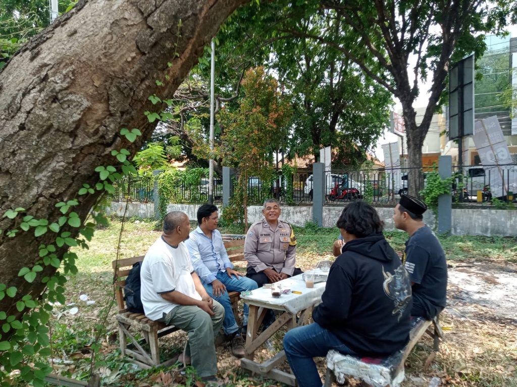 Cooling system Bhabinkamtibmas Kesambi Polsek kesambi Polres Cirebon Kota Jalin Silaturahmi