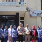 Polres Garut Jumat Berbagi Bersama Anak Sekolah SLB Negeri B Garut