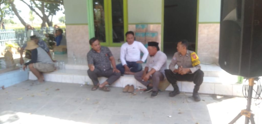 Ciptakan Cooling system Bhabinkamtibmas Sirnabaya Polsek Gunung Jati Polres Cirebon Kota aktif sambang