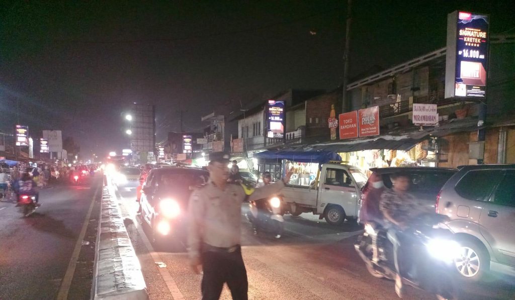 Patroli Kamtibmas Polsek Kedawung Polres Cirebon Kota gelar KRYD sisir kewilayahan