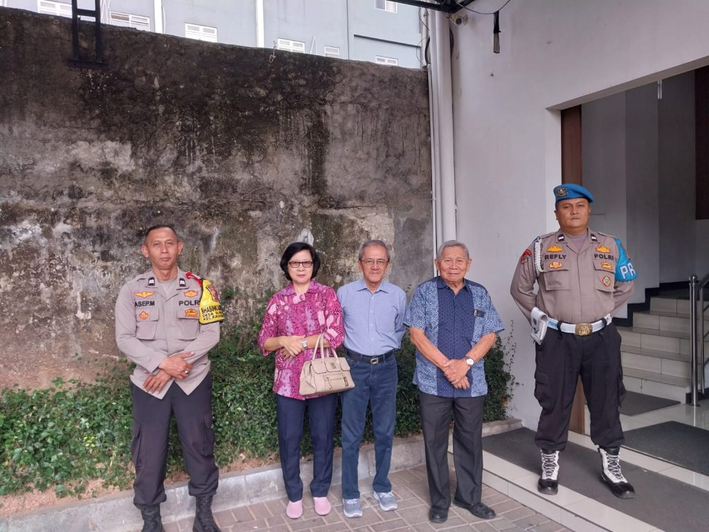 Polsek Kadudampit Laksanakan pengamanan gereja GBI indokuring kota sukabumi