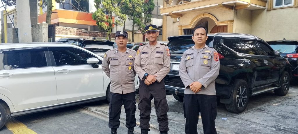 Berikan Rasa Aman, Polisi Lakukan Pengamanan Ibadah Rutin di Gereja  Pantekosta Sukabumi