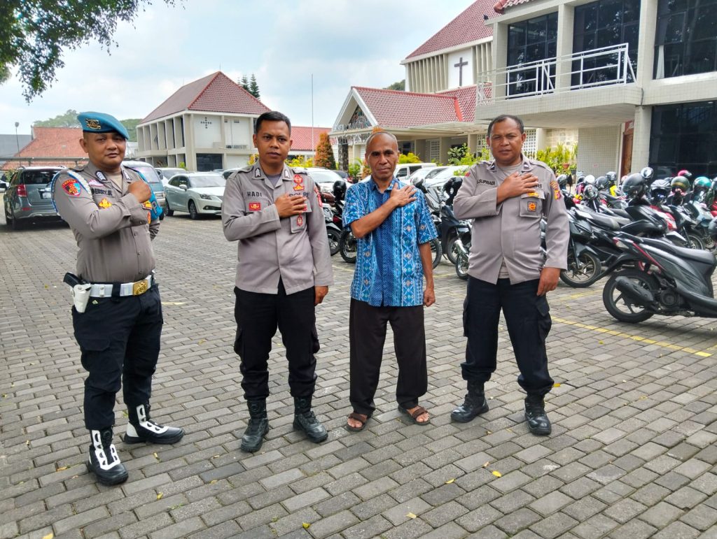 Polsek Cikole Laksanakan Patroli Ke Tempat Ibadah