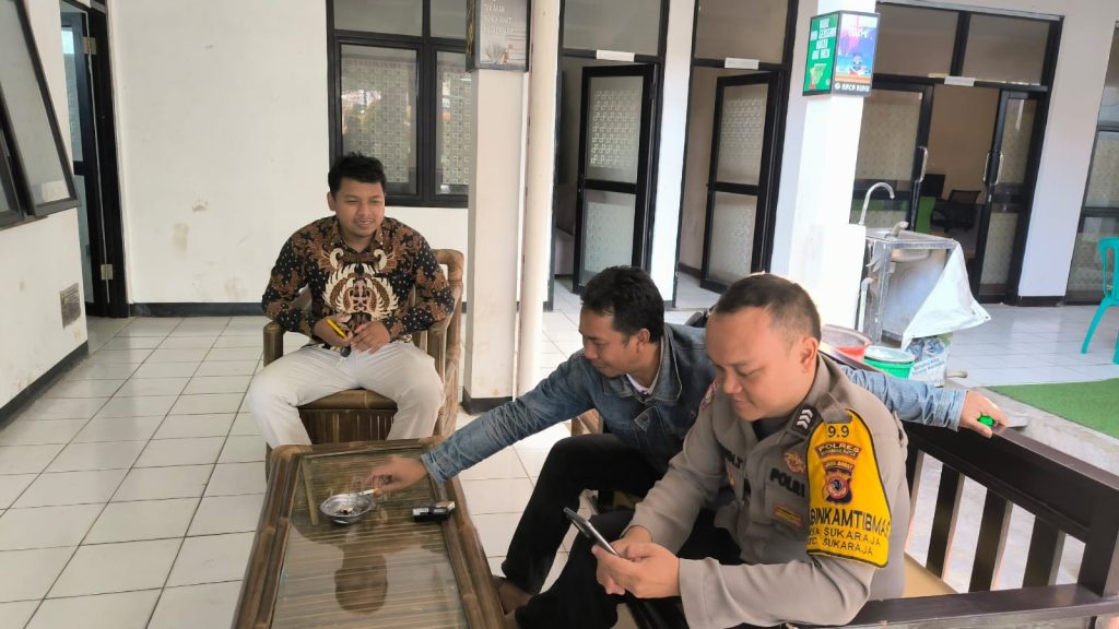 Polsek Sukaraja laksanakan Patroli dialogis dengan menyambangi Kantor jelang pilkada serentak2024