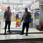 Patroli Malam Sambangi Indomaret,Strategi Bhabinkamtibmas Ciptakan Kondusifitas Kamtibmas