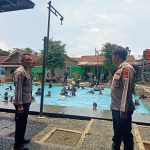 Patroli  Obyek Wisata Kolam Renang  Cikundul Untuk Berikan Jaminan Keamanan Dan Kenyamanan Kepada Pengunjung Saat Berlibur.