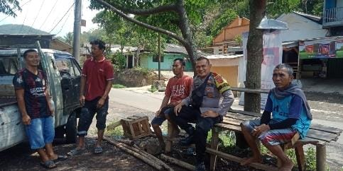 Jelang Pilkada Serentak Polsek Cireunghas Giatkan Patroli Siang Hari, Lakukan Dialogis Dengan Warga Dan Titipkan Pesan Kamtibmas