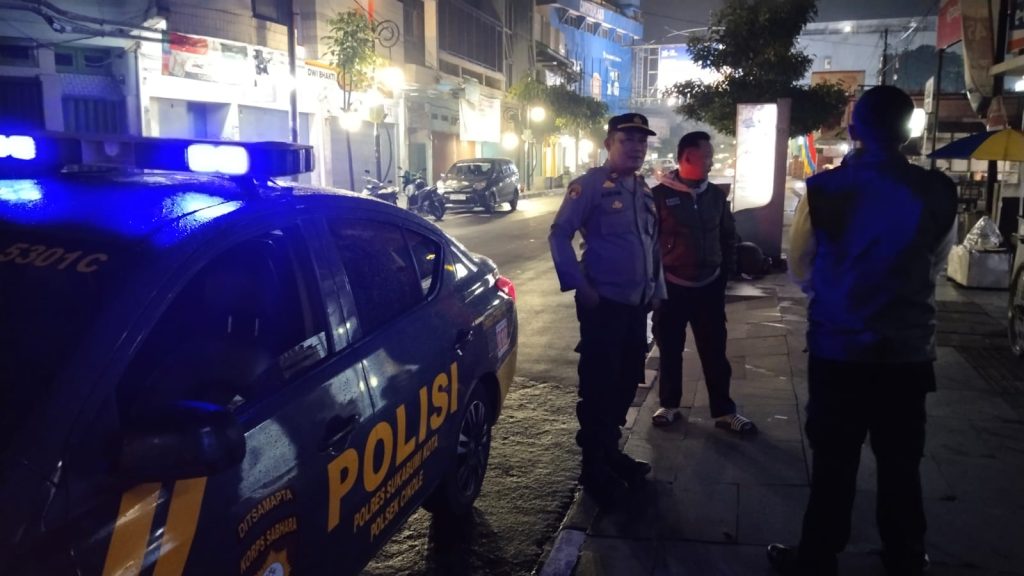 Polsek Cikole Rutinkan Patroli Malam Pilkada Serentak tahun 2024