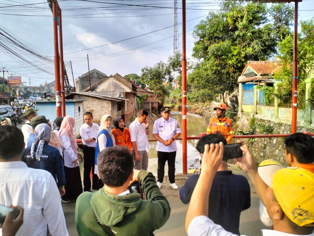 Kapolres Sukabumi Kota bersama Forkopimda Gelar Konseling (Trauma Healing) Korban Bencana Limpasan Sungai Cisuda Baros