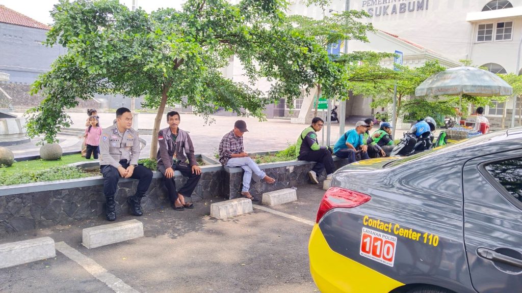 Polsek Cikole Laksanakan Giat Dialogis Dengan Warga