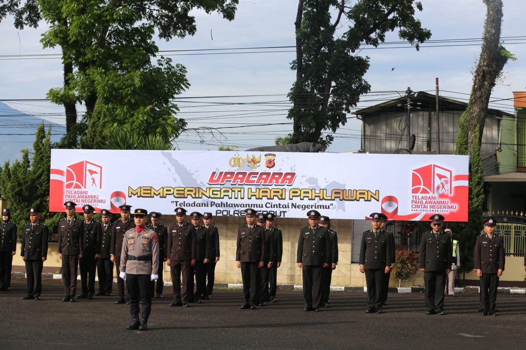 Upacara Memperingati Hari Pahlawan Polres Garut