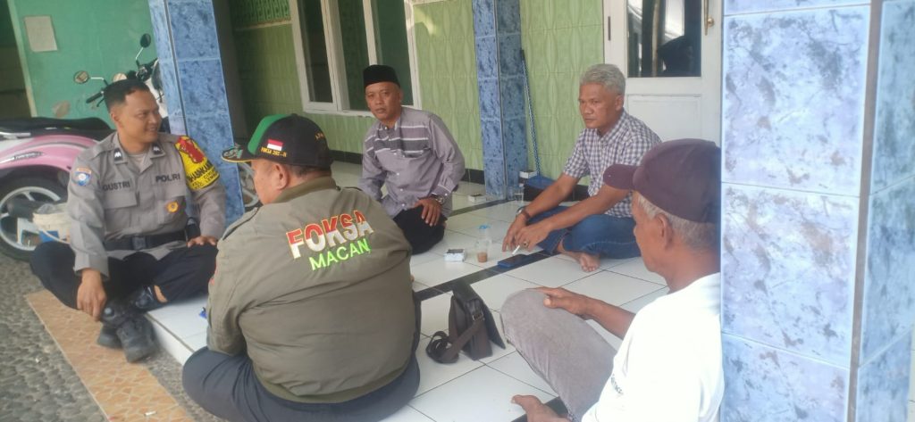 Bhabinkamtibmas Polsek Lembursitu selalu hadir di tengah kegiatan masyarakat