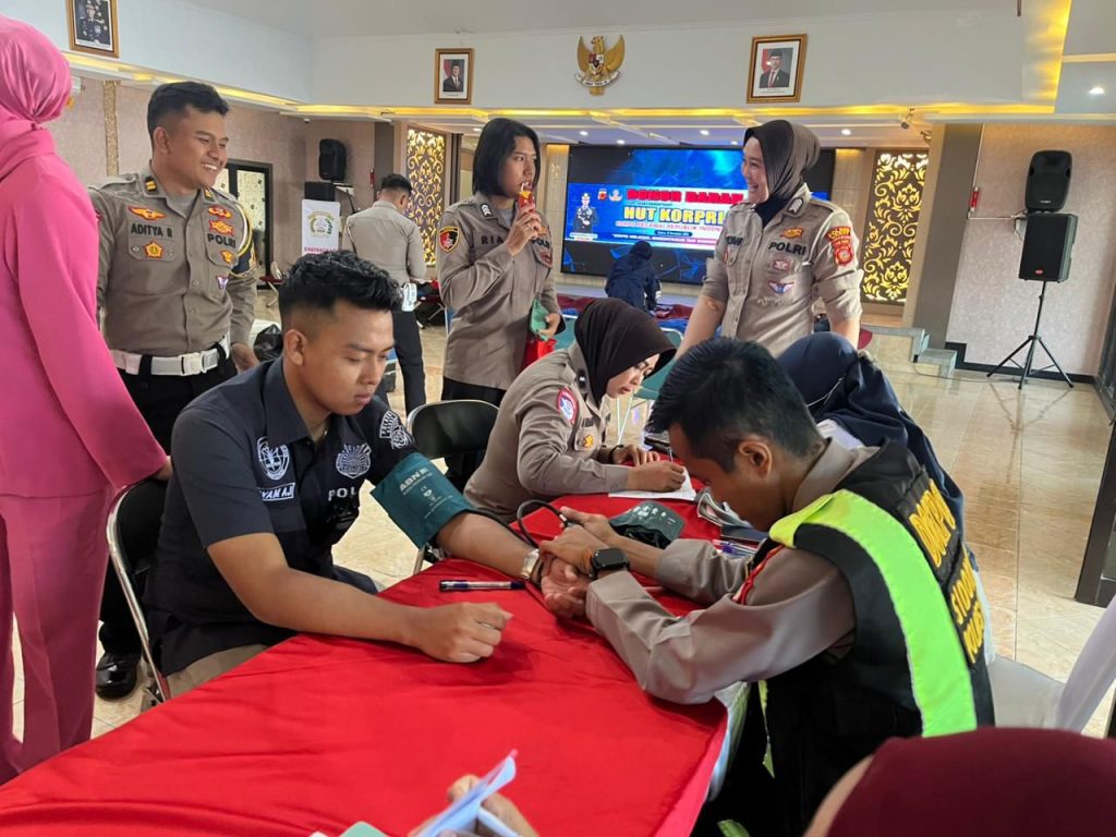 Polres Garut Gelar Donor Darah dalam Rangka HUT Korpri Ke 53