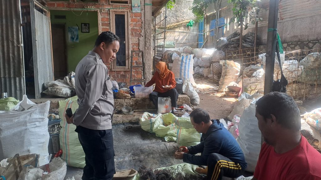 Guna menciptakan Keamanan dan Kondusif Dalam Menghadapi Tahapan Pilkada Serentak 2024, Polsek Citamiang Patroli Dialogis.