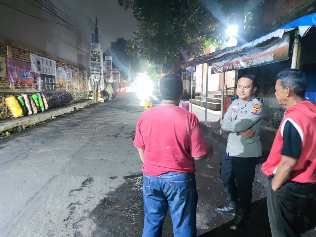 Polsek Cikole Laksanakan Patroli Malam Hari