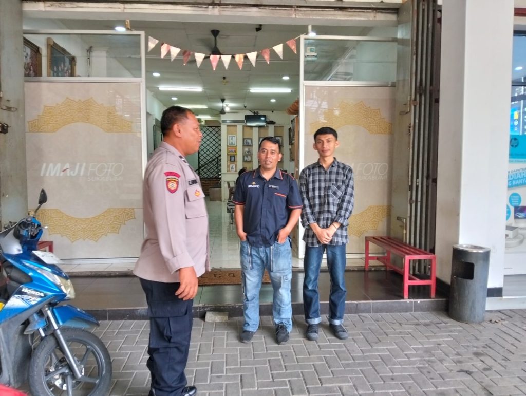 Unit Samapta Polsek Cikole Laksanakan Giat Patroli Dialogis