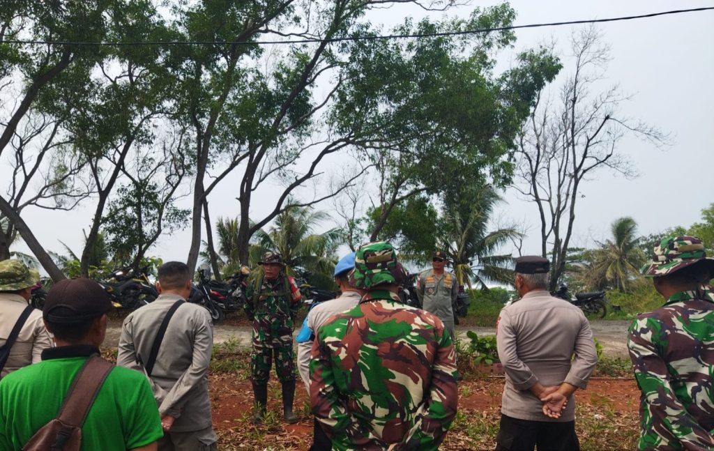 Penanaman Pohon Dalam Rangka Reboisasi Di Wilayah Pesisir