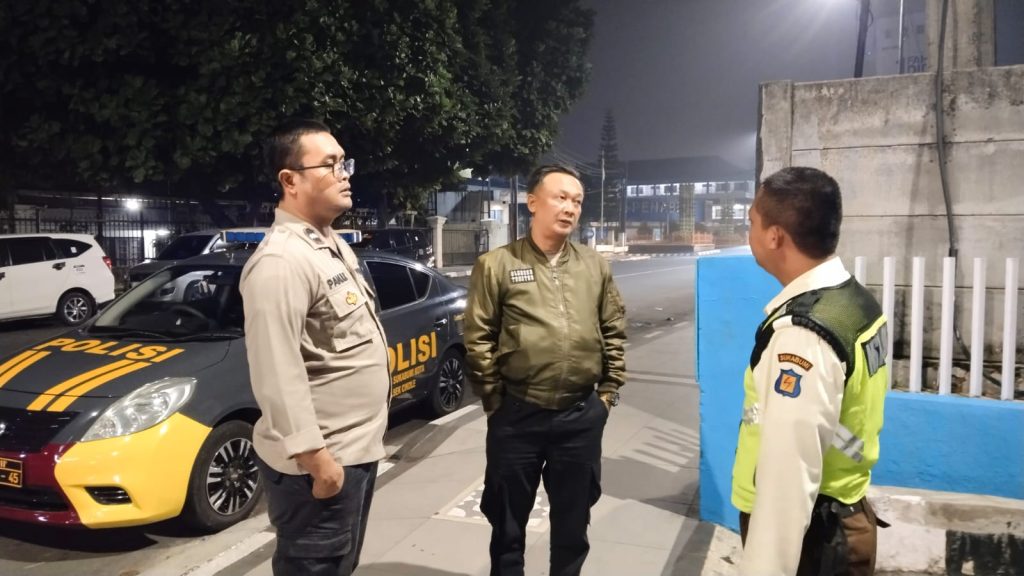 Polsek Cikole Laksanakan Giat Patroli Dialogis Dengan Satpam