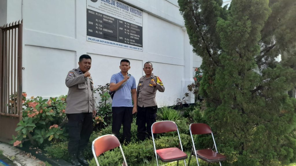 Minggu kasih. Polsek Baros Ciptakan Kenyamanan jama’at Gereja Sidang Kristus