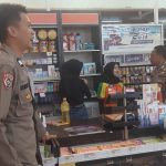 Patroli Malam Sambangi Indomaret,Strategi Bhabinkamtibmas Ciptakan Kondusifitas Kamtibmas