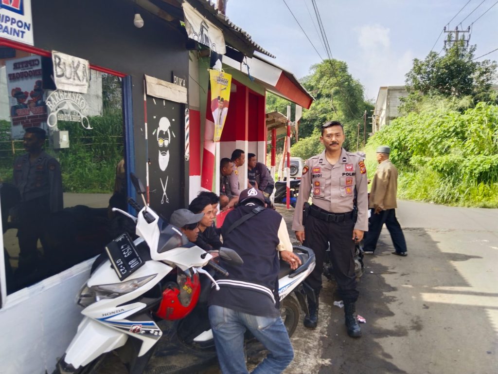 Patroli Dialogis Personel Unit  Samapta Polsek Cisaat Berikan Rasa Aman