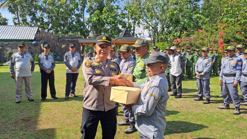 Apel Gelar Pasukan Linmas  Pengaman Wilayah dan Lomba Pasukan Baris Berbaris (PBB) Tingkat Kec. Citamiang Dalam Menghadapi Tahapan Pilkada Serentak 2024.