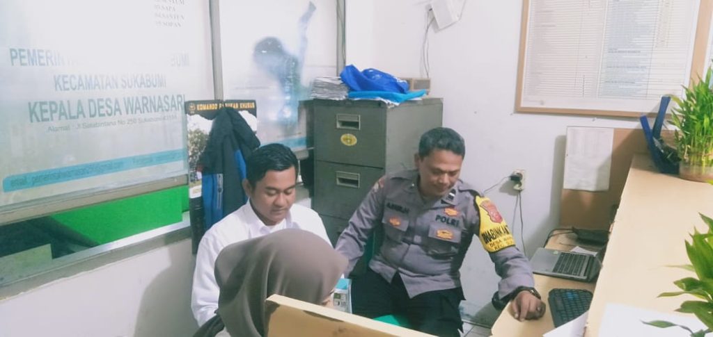 Bhabinkamtibmas Desa Warnasari Polsek Sukabumi Polres Sukabumi Kota Melaksanakan Kegiatan Dialogis