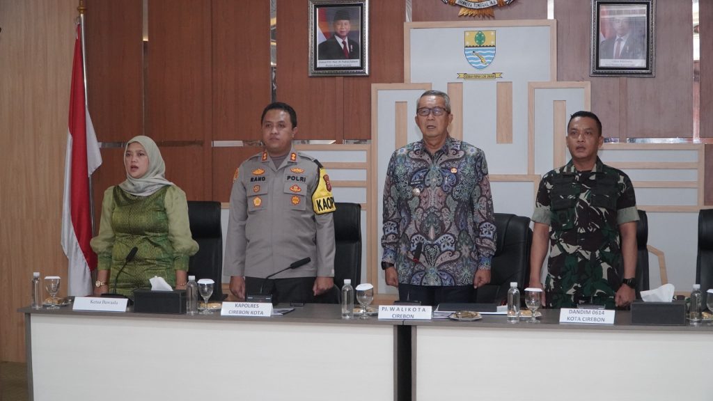 Kapolres Cirebon Kota Hadiri Rakor Pendistribusian Logistik dan Pembersihan Alat Peraga Kampanye Pilkada 2024