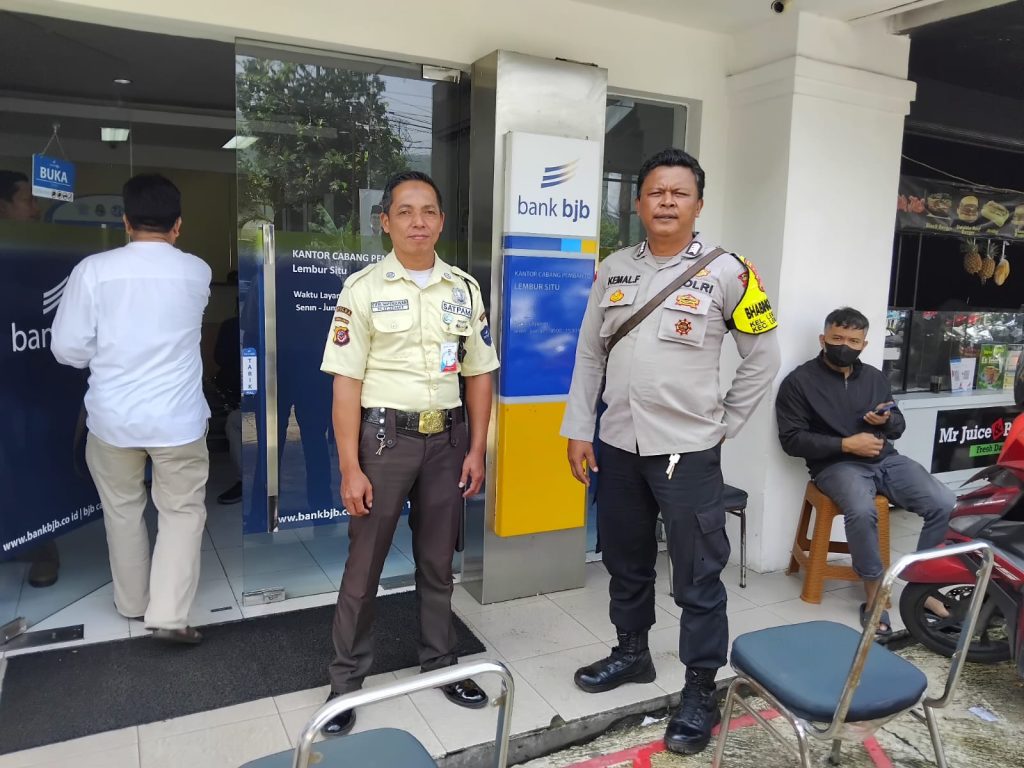 Bhabinkamtibmas Sambangi Perbankan Himbau Security Cegah Terjadinya Kamtibmas