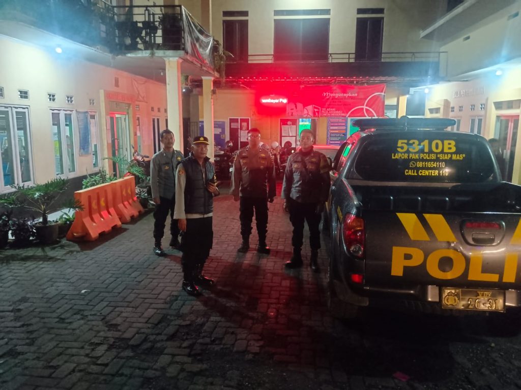 Polsek Sukaraja Polres Sukabumi Kota menggiatkan patroli malam di wilayah hukumnya