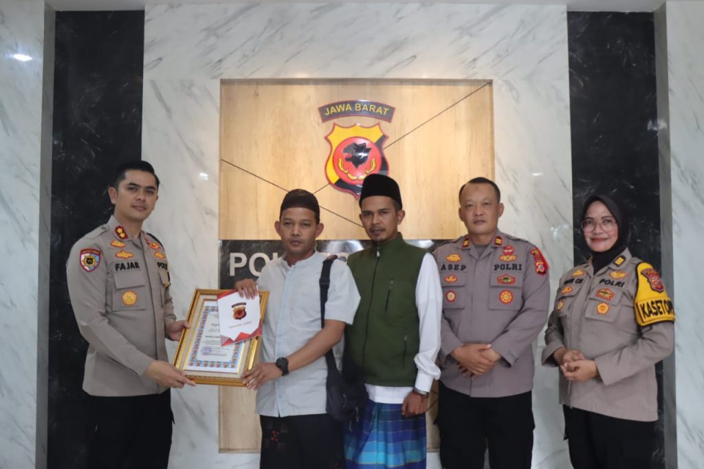 Siswa SMK Islam As-Sayrief Sukawening Harumkan Kabupaten Garut