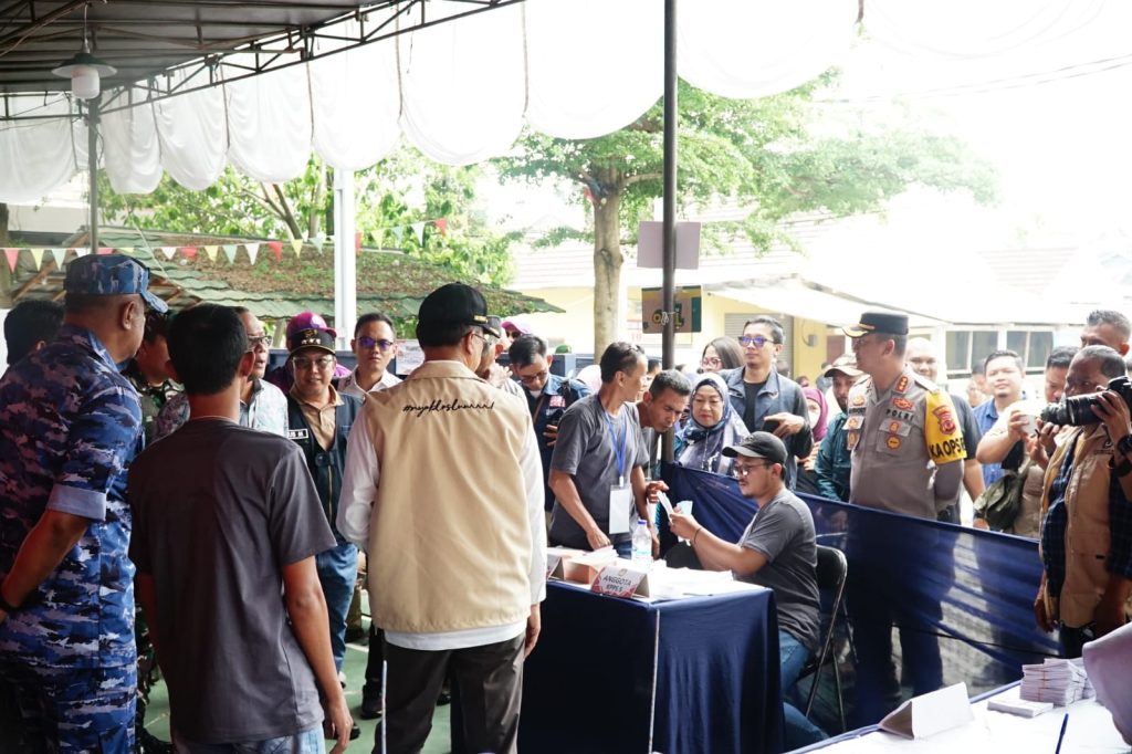 Kapolresta Bandung Bersama Forkopimda Monitoring TPS di Sejumlah Wilayah Kabupaten Bandung