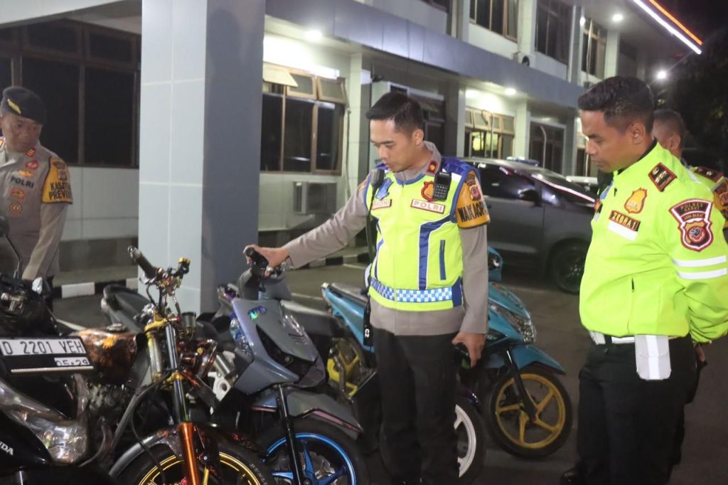 Jaga Situasi Kondusif Pada Masa Rekapitulasi Hasil Perhitungan Suara, Polres Garut Laksanakan KRYD