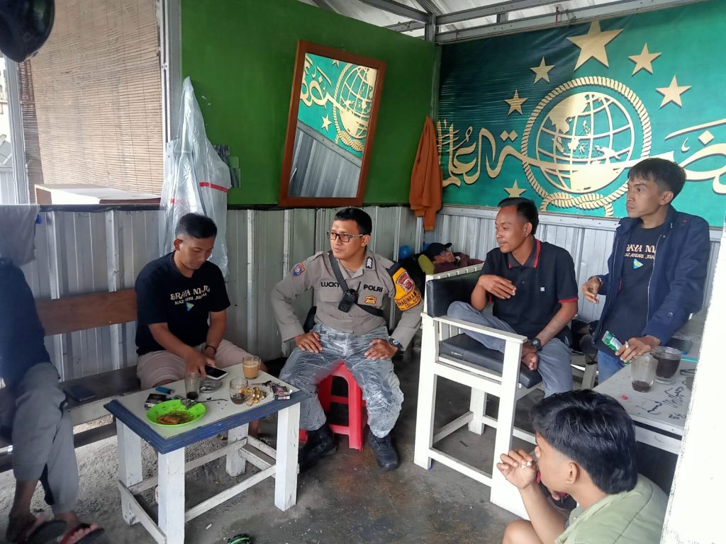 Polsek Cibeureum laksanakan sambang kewilayahan dan dialogis bersama warga