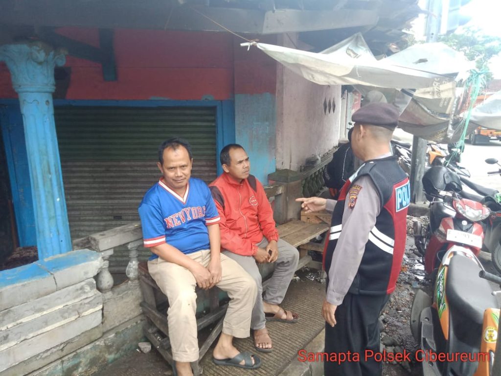 Giat Preventif, Unit Patroli Samapta Polsek Cibeureum Berpatroli dan Sambangi Warga Pasca Pemilukada 2024