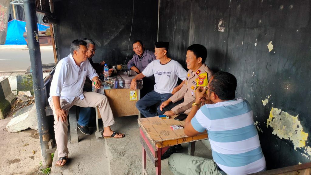 Wujud  Nyata Kedekatan POLRI Dengan Warga, Kapolsek Warudoyong Laksanakan Sambang