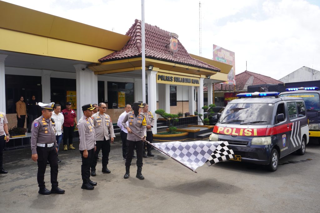 Bantu Warga Terdampak Bencana, Polres Sukabumi Kota Salurkan Bantuan