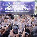 KAPOLDA JABAR PIMPIN APEL GELAR PASUKAN OPERASI LILIN LODAYA 2024 DI GEDUNG SATE BANDUNG