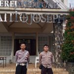 Polsek Cikole Laksanakan Pengamanan di Gereja Santo Joseph