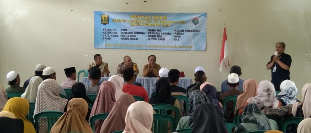 Polsek Cireunghas Monitoring Penyaluran Insentif Kelembagaan Desa