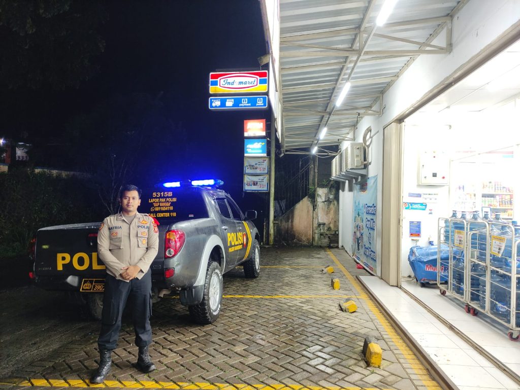 Patroli mobile rutin Polsek Kadudampit antisipasi gangguan kamtibmas