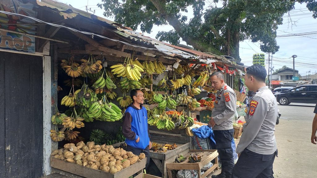 polsek Citamiang Patroli Dialogis dan Sambangi Warga.