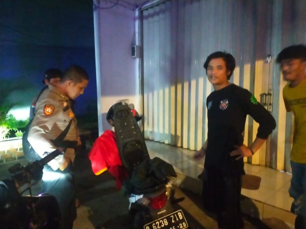 Tingkatkan Patroli Malam, Polsek Baros Sasar Titik Aktivitas Masyarakat