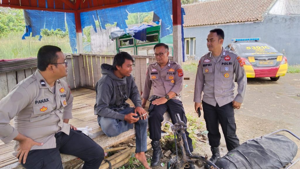 Polsek Cikole Laksanakan Giat Dialogis dengan Warga Masyarakat