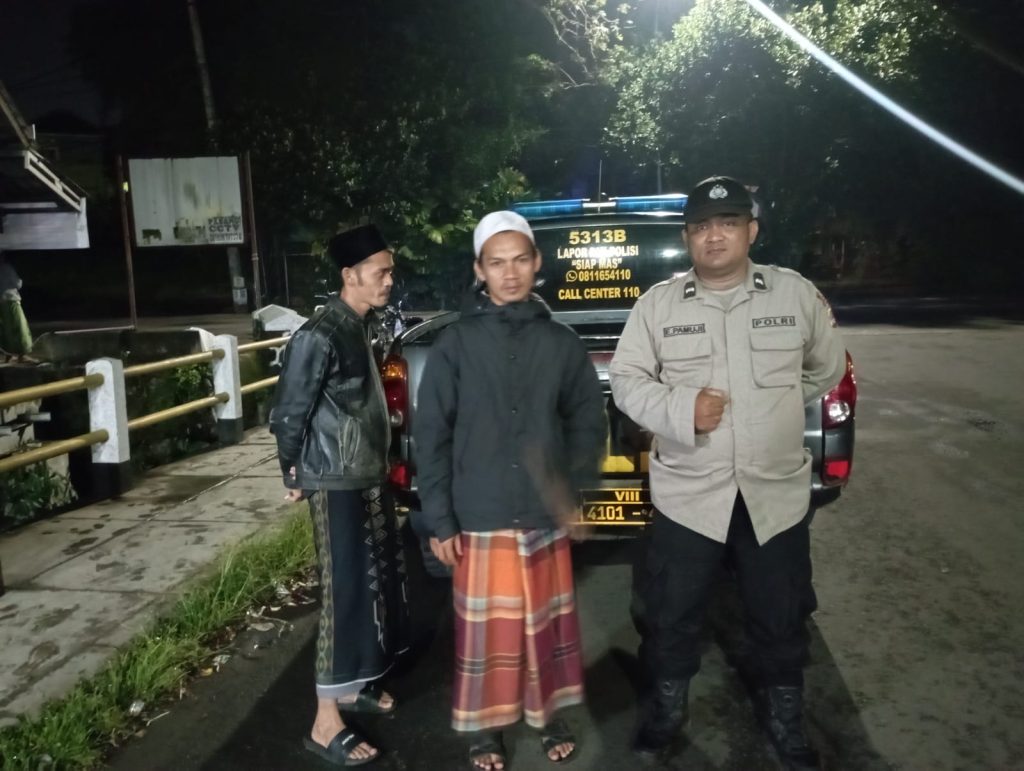 Giat Patroli Malam Polsek Kebonpedes Ciptakan Rasa Aman